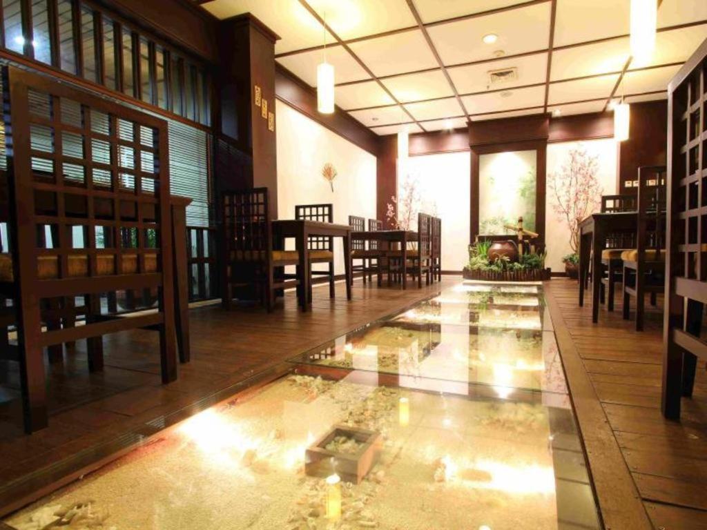 Regent'S Park Hotel Malang Buitenkant foto