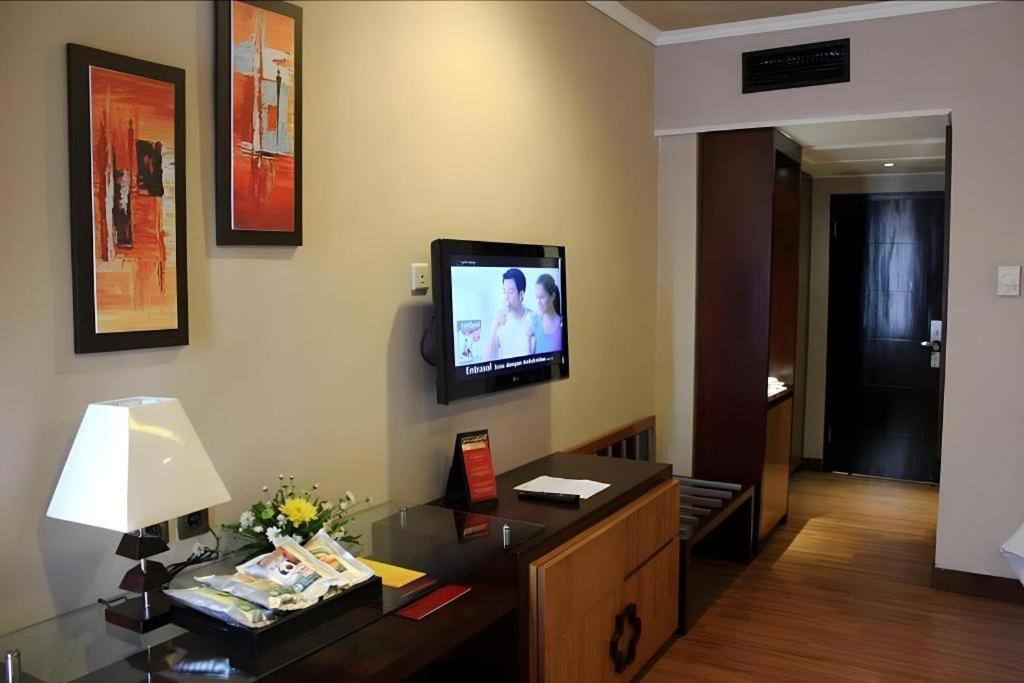 Regent'S Park Hotel Malang Buitenkant foto