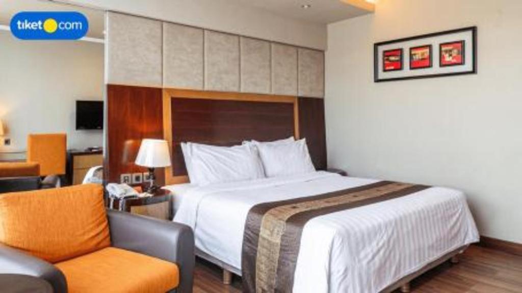 Regent'S Park Hotel Malang Buitenkant foto